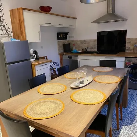 Des Chardons Semesterbostad